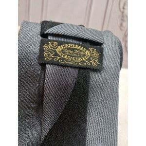 Gene Hiller Sausalito Fine Men's Wear Importer Luxury Men's Tie 100% Silk Gray